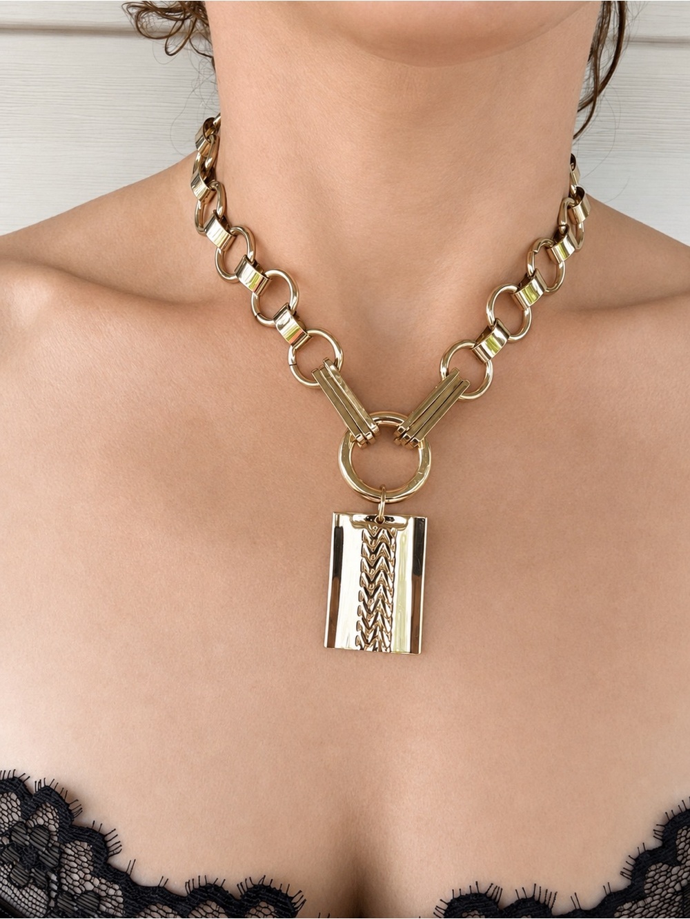 DANNIJO Gold High-Gloss Chunky Chain Necklace with Plaque Pendant